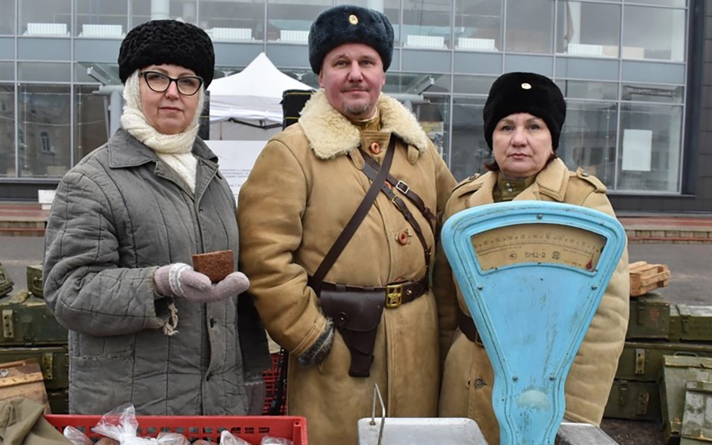 "Земляки" пекут и опекают